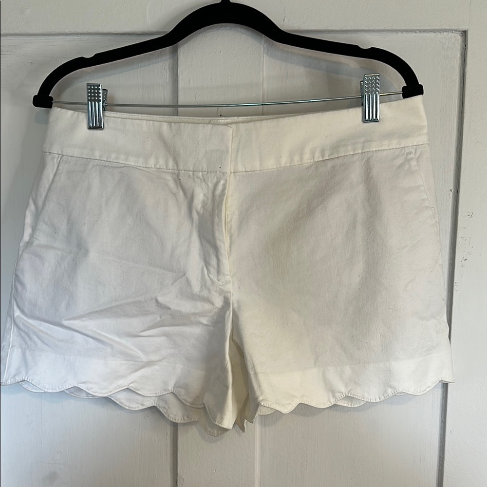 Loft White Scalloped Hem Women Shorts